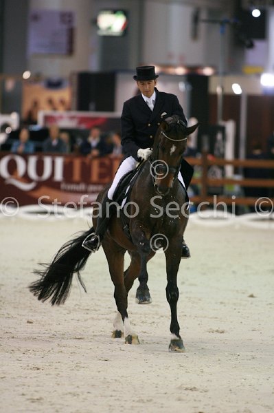 LAUGKS_MEGGLE\'S WELTTALL_MILANO_2011_SS2_2430.jpg